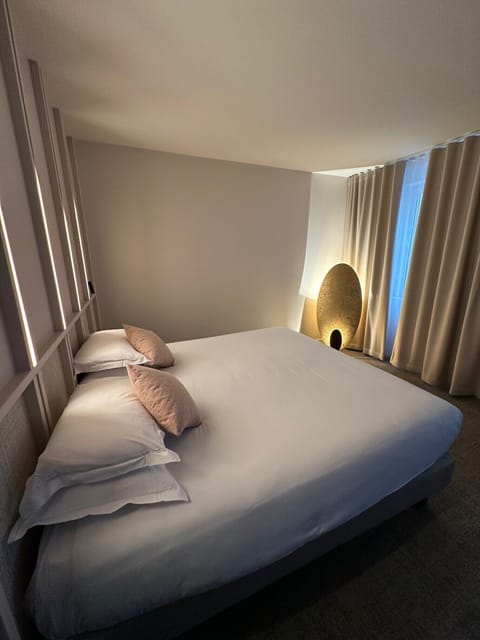 Suite | Premium bedding, minibar, in-room safe, desk