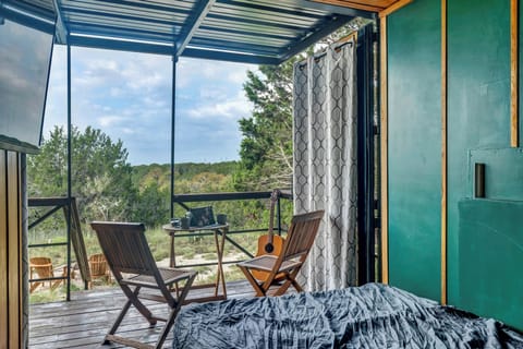 Exclusive Cabin, 1 Double Bed, Balcony, Valley View | Living area