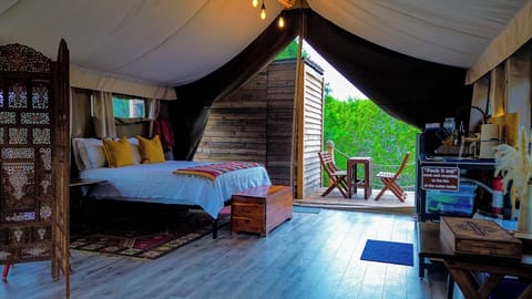 Luxury Tent, Multiple Beds, Balcony, Valley View | Living room