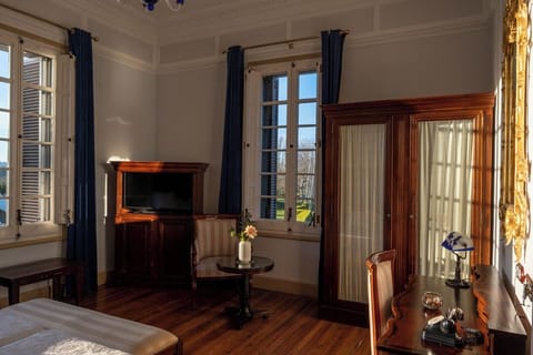 Standard Double Room | In-room safe, desk, blackout drapes, soundproofing