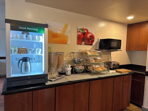 Free daily buffet breakfast