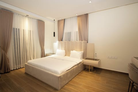 Luxury Apartment | In-room safe, soundproofing, free WiFi