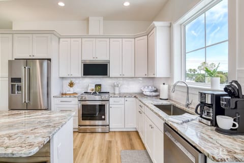 House (Sweetwater Sunrise) | Private kitchen