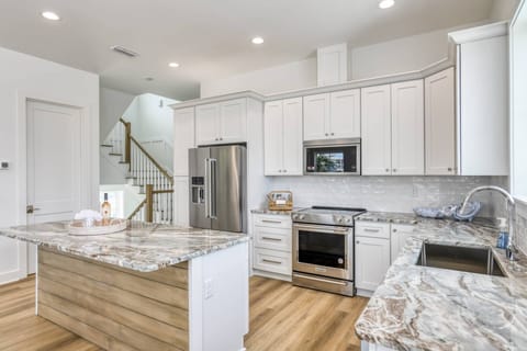 House (Sweetwater Sunrise) | Private kitchen