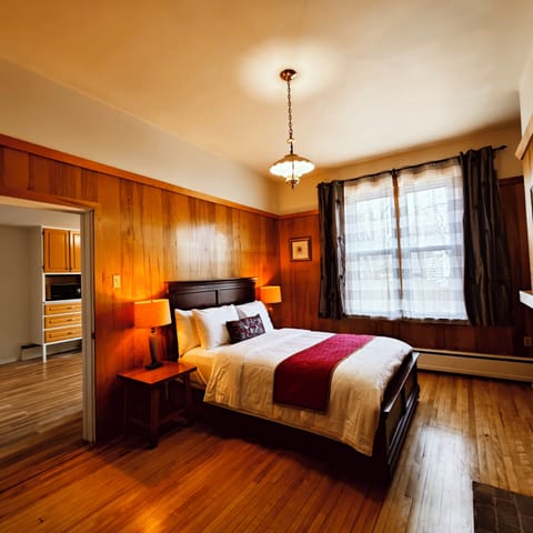 Suite, 1 Queen Bed with Sofa bed, Kitchenette, Ground Floor | Premium bedding, down comforters, individually decorated