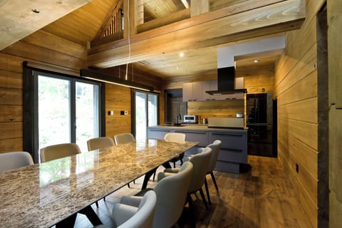 Deluxe Chalet, Mountain View | In-room dining