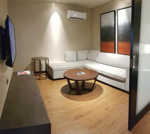 Executive Room | Living area | LCD TV