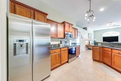 House (3 Bedrooms) | Private kitchen | Microwave, oven, stovetop, dishwasher