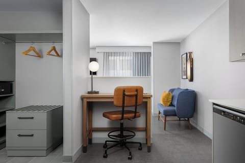 Hypo-allergenic bedding, in-room safe, desk, laptop workspace