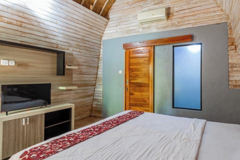 Standard Suite | 1 bedroom, bed sheets