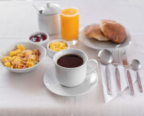 Free daily English breakfast