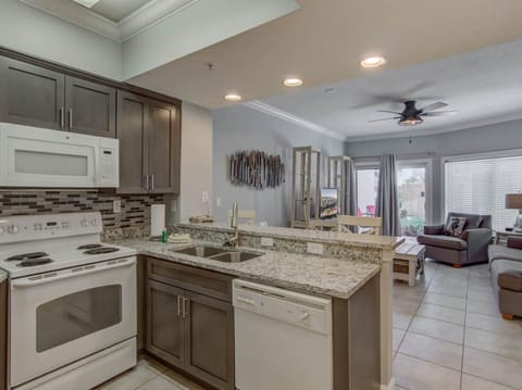 Condo, 1 King Bed with Sofa bed (Palm Beach A14) | Private kitchen | Oven