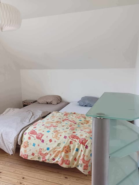 Basic Quadruple Room | Free WiFi, bed sheets