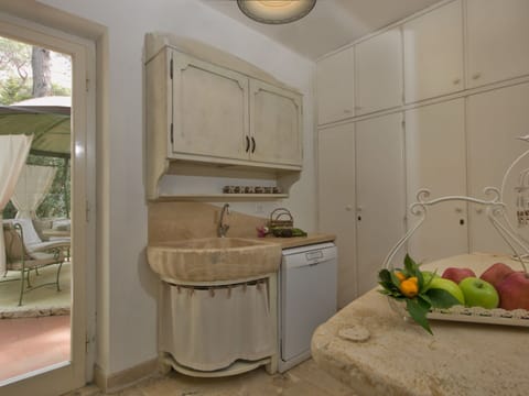 House | Private kitchen | Highchair