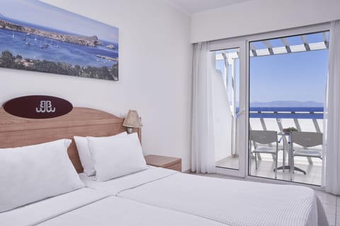 Classic Room Sea View | In-room safe, desk, free WiFi, bed sheets