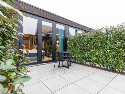 House | Outdoor dining