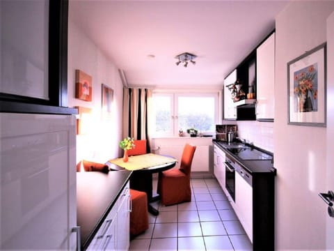 House | Private kitchen | Electric kettle, toaster, highchair