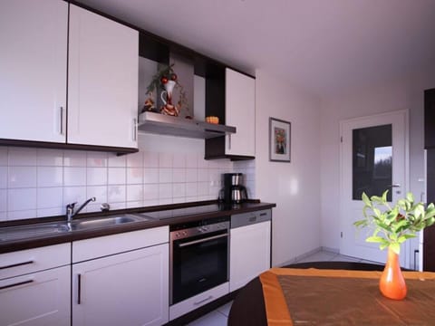 House | Private kitchen | Electric kettle, toaster, highchair