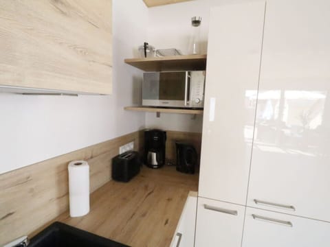 Apartment | Private kitchen | Electric kettle, toaster