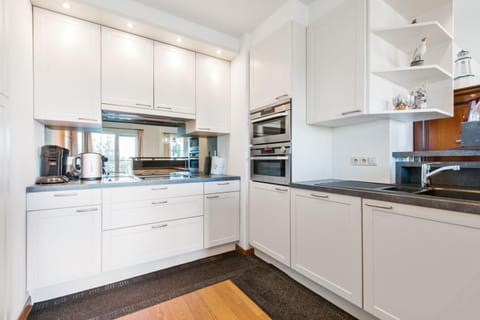 Apartment | Private kitchen | Electric kettle