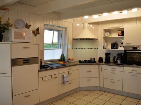 House | Private kitchen | Electric kettle, toaster