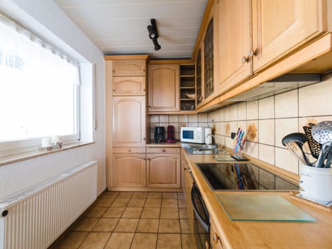 House | Private kitchen | Electric kettle, toaster