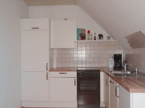 Apartment | Private kitchen | Electric kettle, toaster