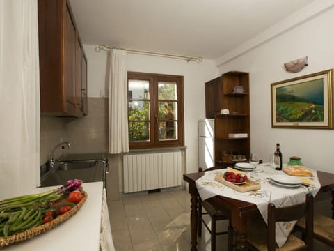 House | Private kitchen | Highchair