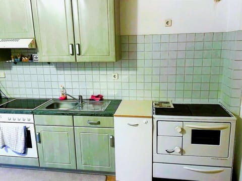 Apartment | Private kitchen | Electric kettle, toaster