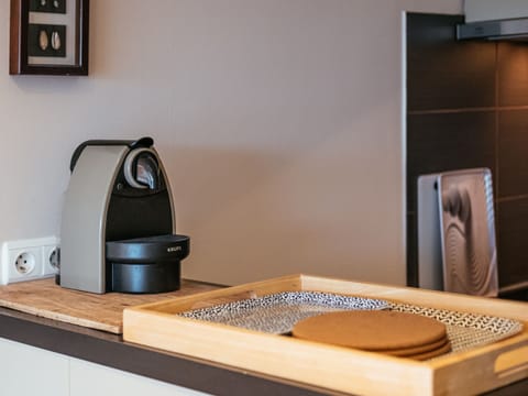 Apartment | Private kitchen | Microwave, electric kettle, toaster