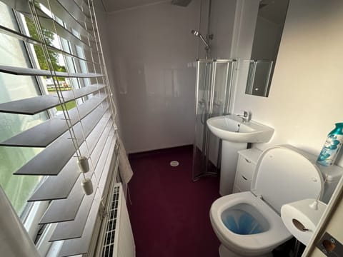 Cabin | Bathroom | Shower, hair dryer