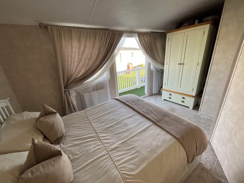 Cabin | 2 bedrooms, iron/ironing board, free WiFi, bed sheets