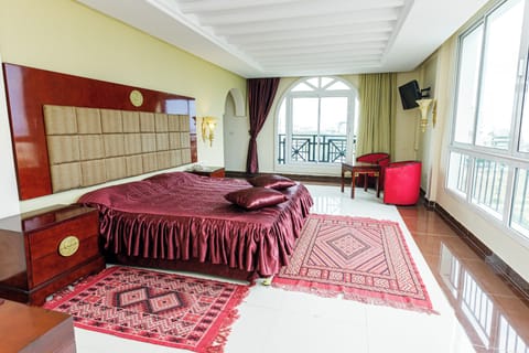 Senior Suite, Sea View | In-room safe, soundproofing, free WiFi