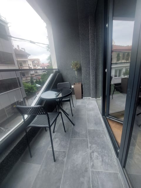 Executive Suite, 1 Bedroom, Balcony | Balcony