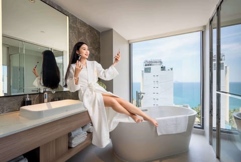 Studio Suite, Sea View | Bathroom | Designer toiletries, hair dryer, bathrobes, slippers