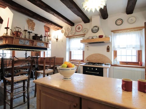 House | Private kitchen | Highchair