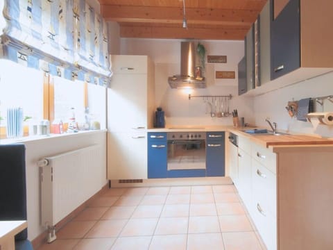 House | Private kitchen | Electric kettle, toaster, highchair