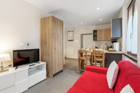 Standard Apartment, 1 Bedroom (Appartamento 30 NODI Torbole) | Living area | Flat-screen TV