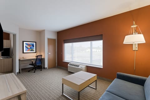 Suite, 2 Bedrooms | Premium bedding, in-room safe, desk, blackout drapes