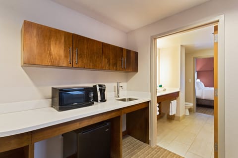 Suite, 2 Bedrooms | Premium bedding, in-room safe, desk, blackout drapes