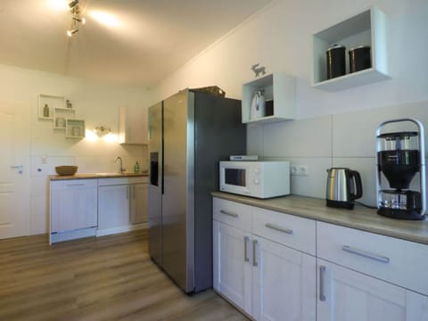 House | Private kitchen | Electric kettle, toaster