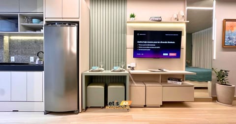 Suite | Private kitchen | Mini-fridge, microwave