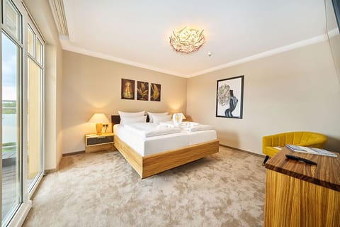 Penthouse-Suite mit Meerblick | Hypo-allergenic bedding, minibar, in-room safe, desk