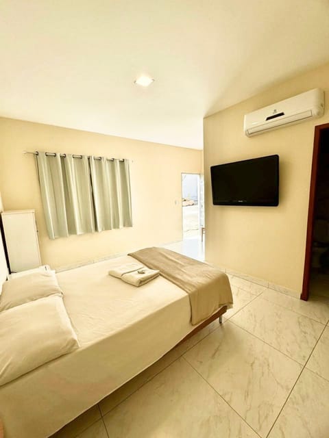 Economy Double Room Single Use, 1 Queen Bed | Hypo-allergenic bedding, iron/ironing board, free WiFi, bed sheets