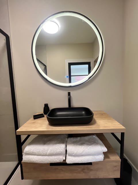 Exclusive Double Room | Bathroom sink