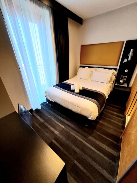 Standard Single Room | Pillowtop beds, in-room safe, individually decorated, desk