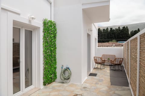 House | Terrace/patio