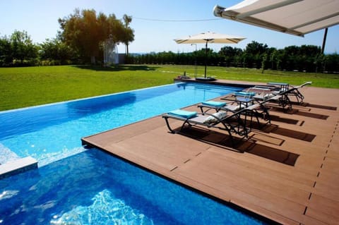 Villa, Smoking | 3 bedrooms, desk