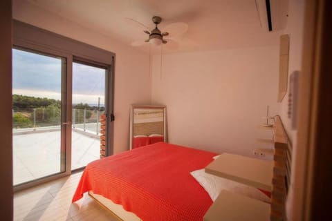 Villa, Smoking | 3 bedrooms, desk