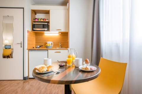 Fridge, microwave, stovetop, electric kettle